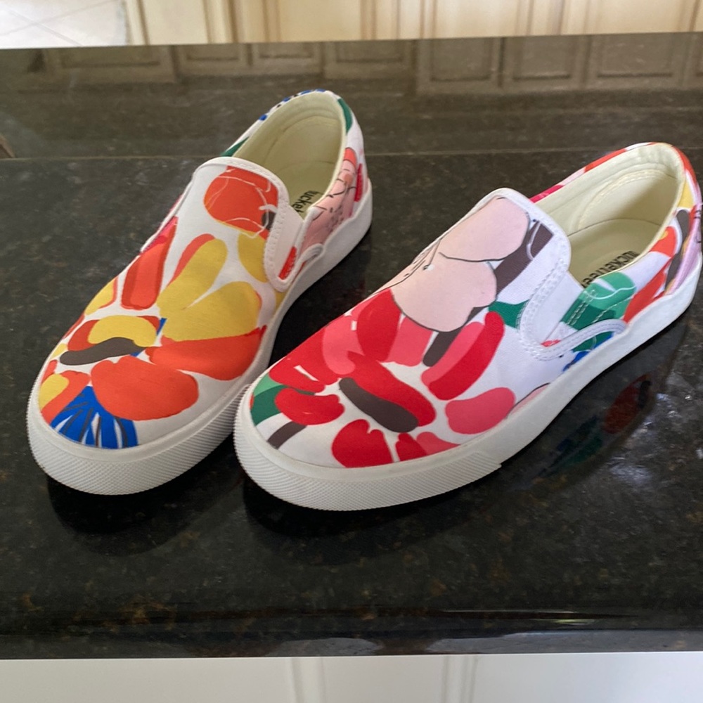 Bucketfeet Colorful Slip Ons 9.5W-last chance before Goodwill!